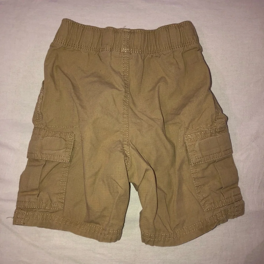 The Children's Place size 2T khaki cargo shorts